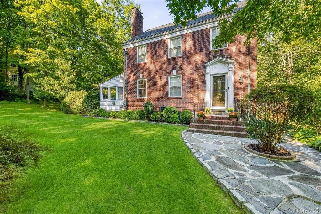 28 Winslow Road, White Plains
