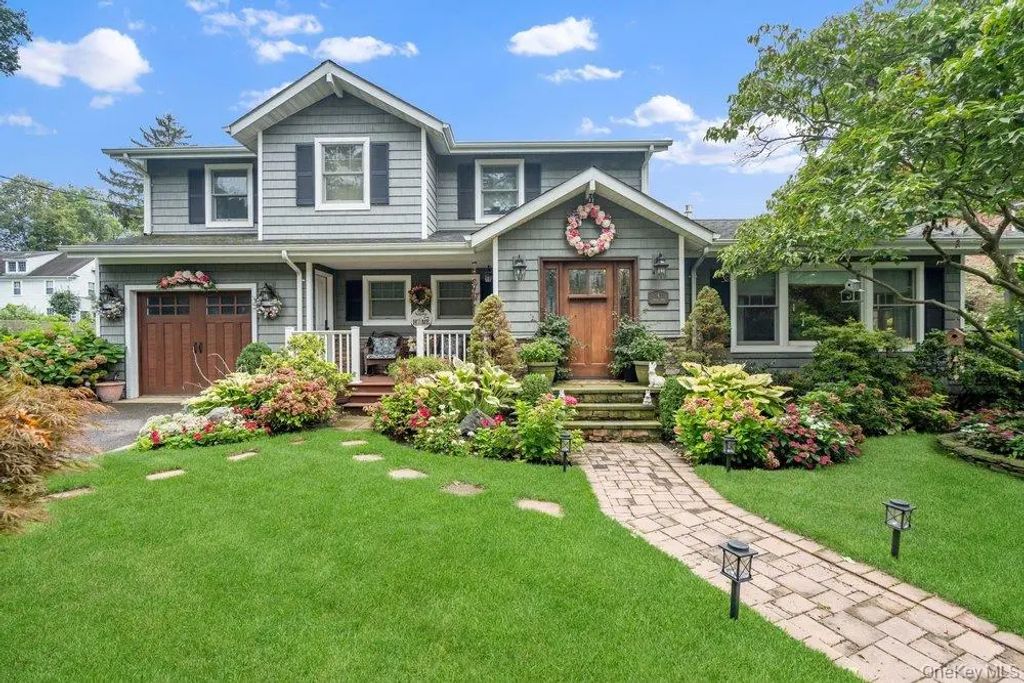 4 Smull Lane, Port Washington