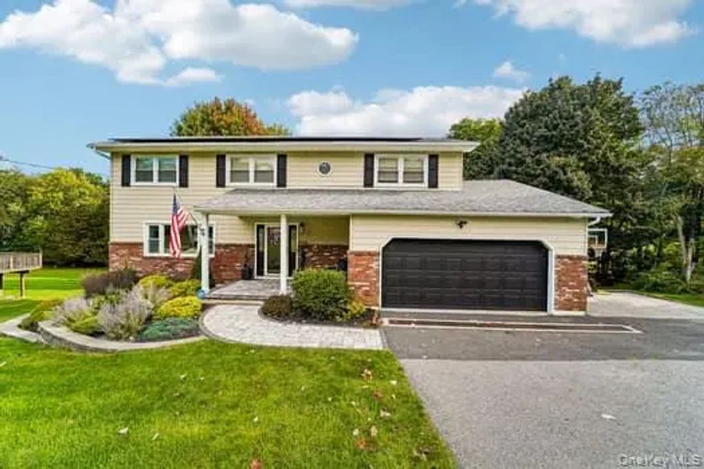 31 Peter Bush Drive, Monroe