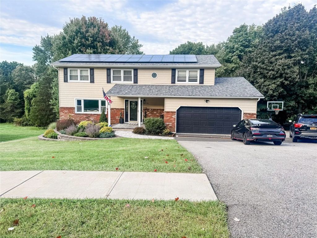 31 Peter Bush Drive, Monroe