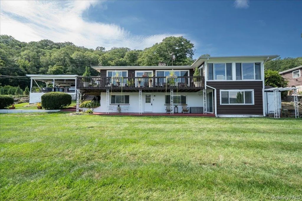14 Hemlock Hill, Greenwood Lake