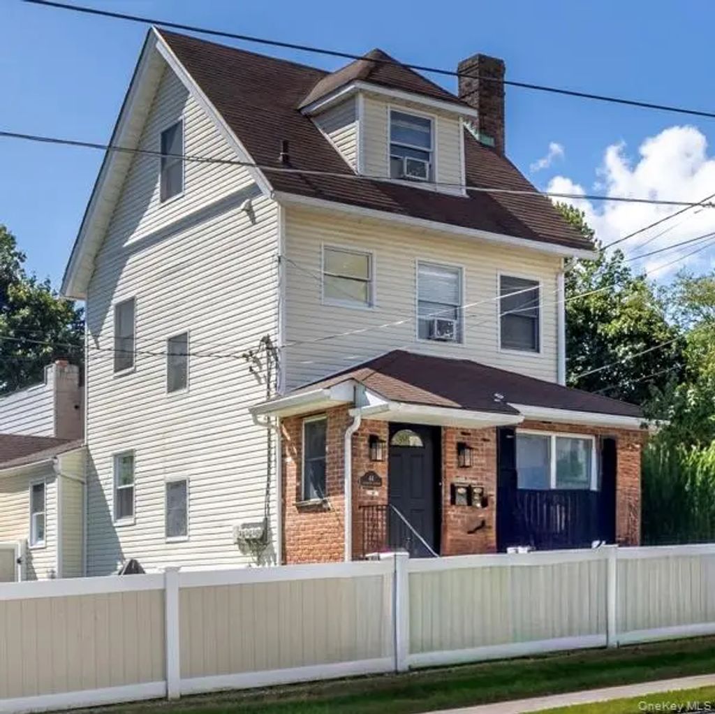 44 Lafayette Avenue, New Rochelle