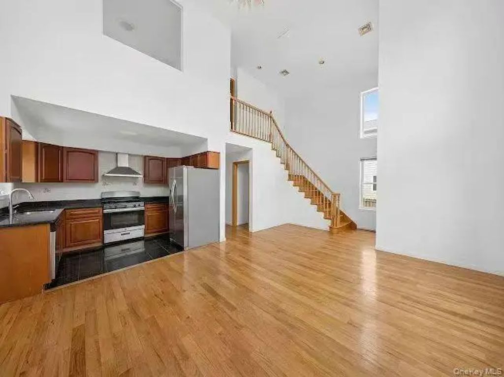245th 61st Ave # Front Family, Little Neck