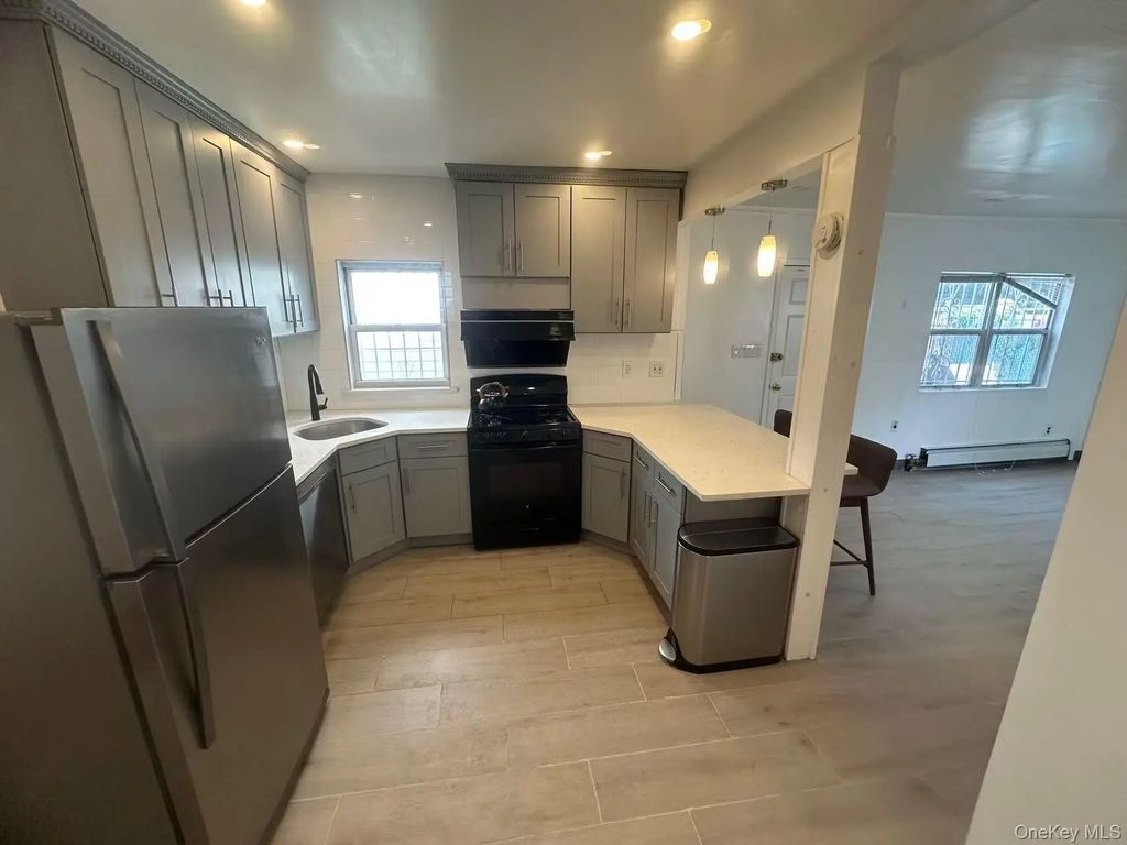 6114 Austin Street, Rego Park
