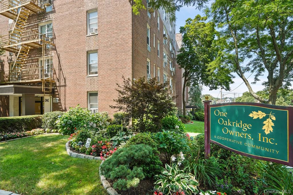 1 Oakridge Place # 4l, Eastchester