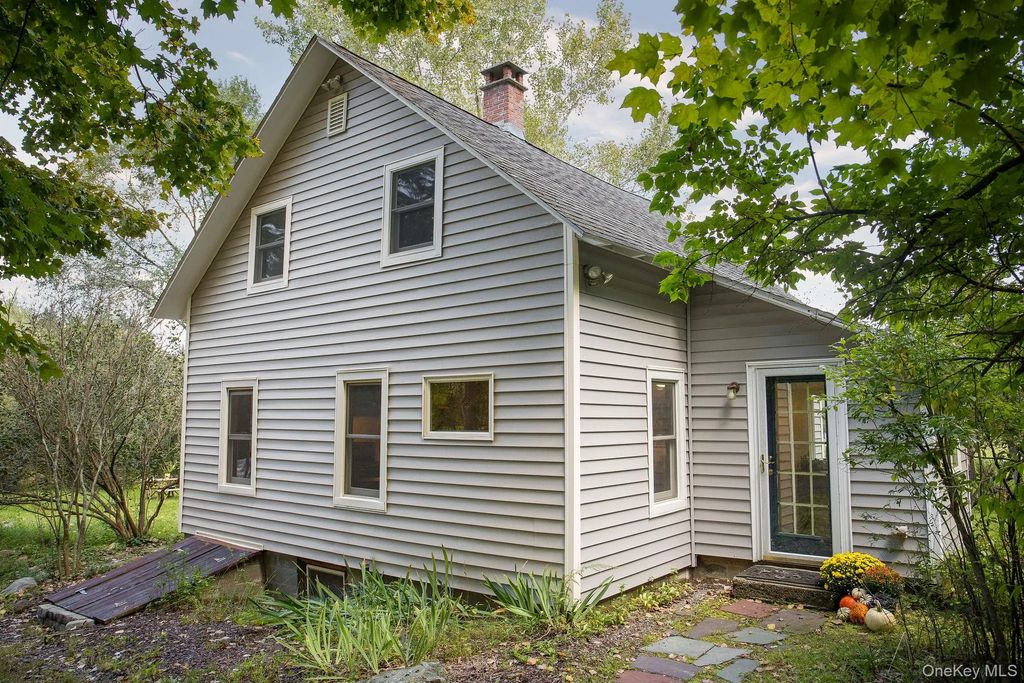 861 Snydertown Road, Claverack