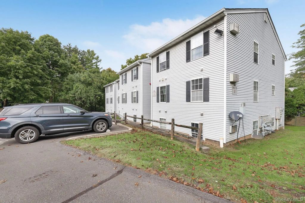 4 Lexington Hill # 3, Harriman