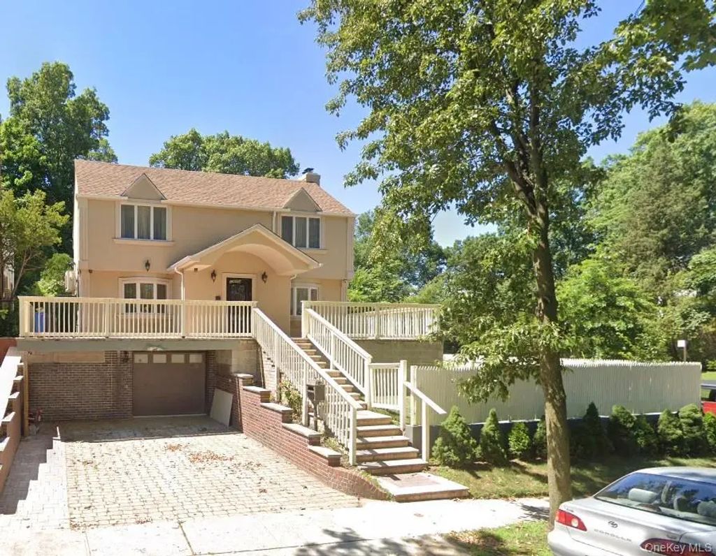 139-04 Coolidge Avenue, Briarwood