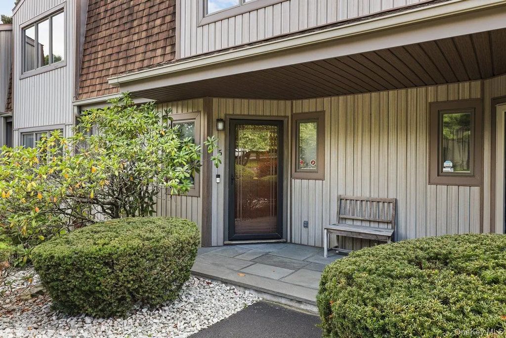 5 Meadowlark Circle, Peekskill