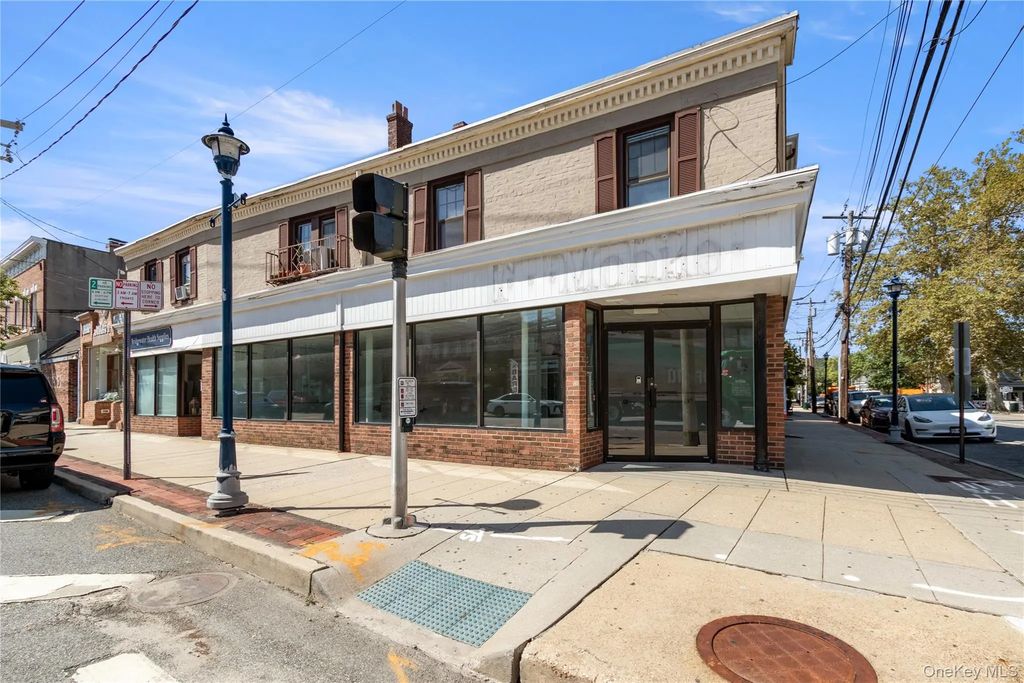 116 South Street, Oyster Bay
