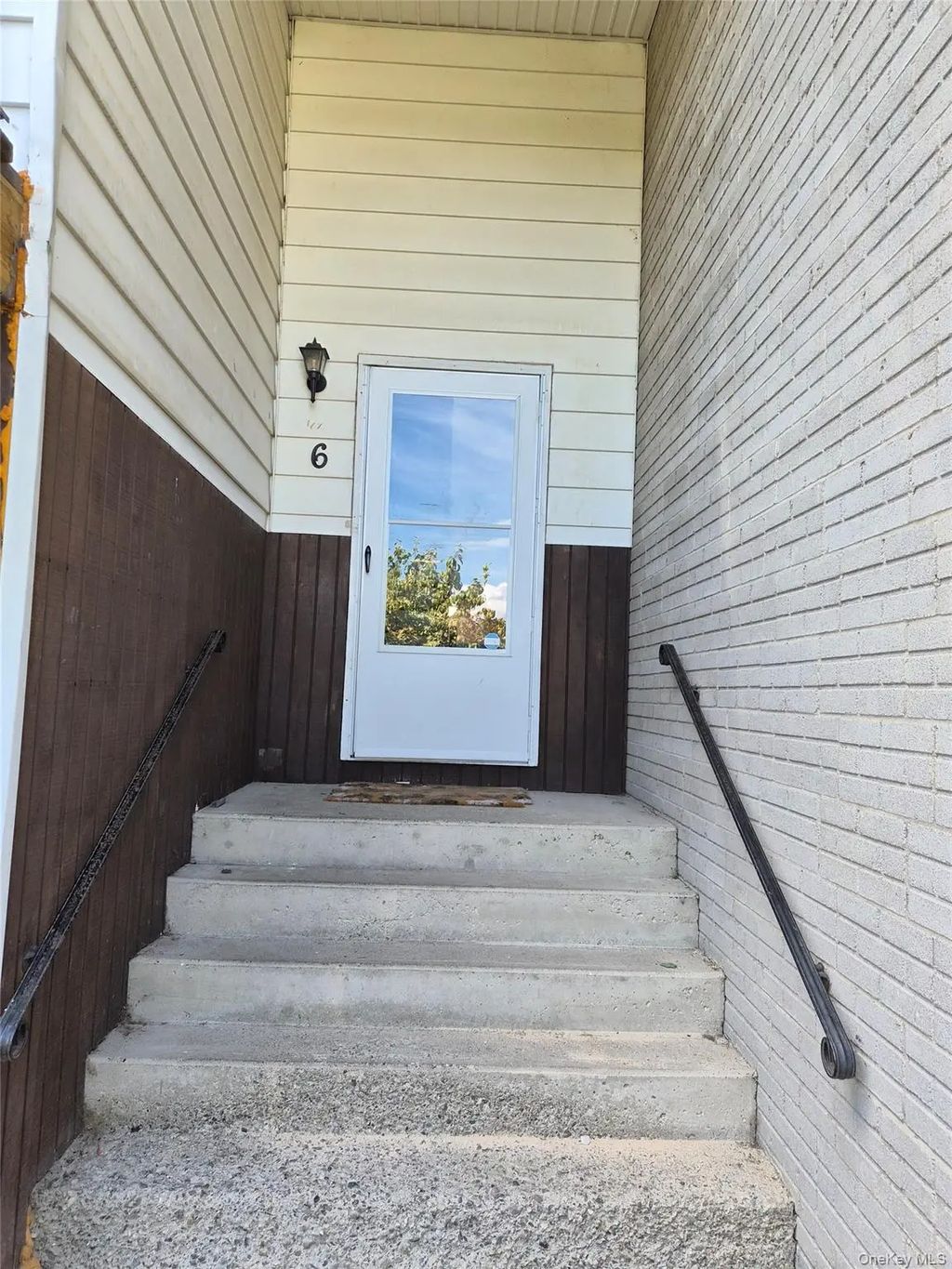 6 Boxwood Court # 6, Poughkeepsie