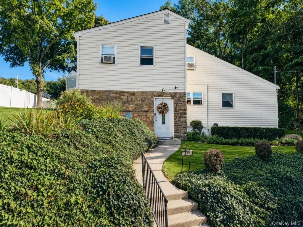 255 Mine Road, Monroe