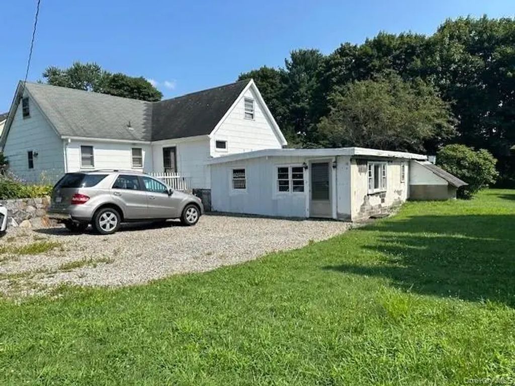 49 Hickory Drive, Brewster