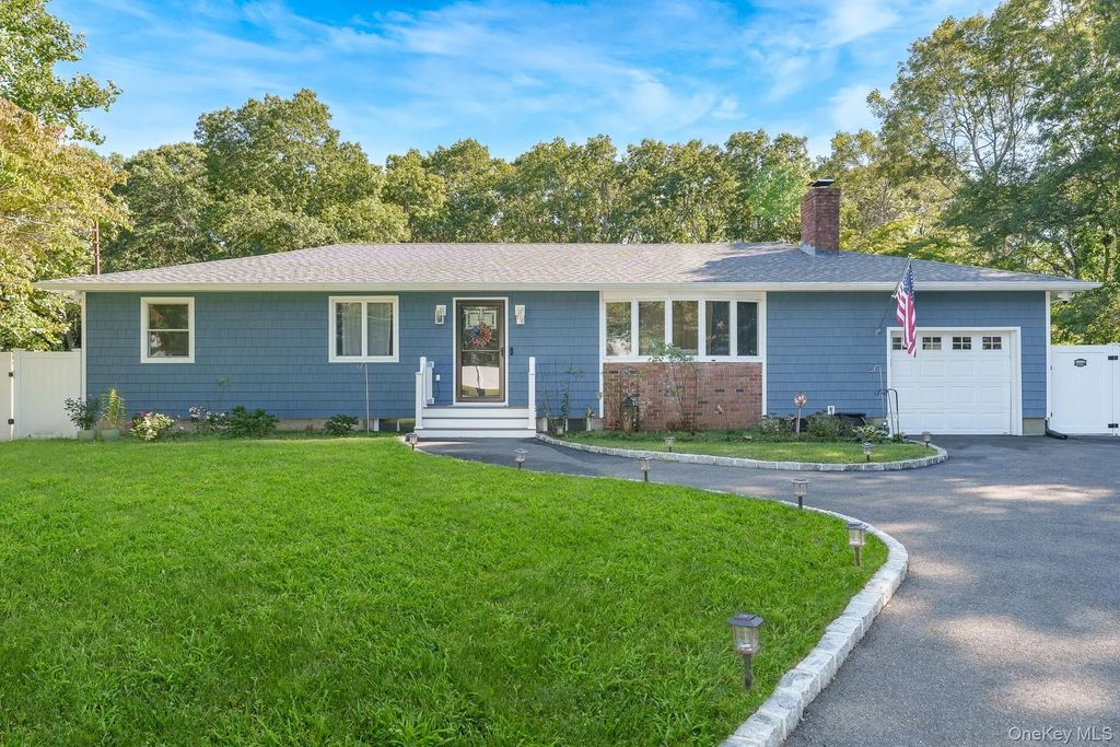 20 Danbury Avenue, Patchogue