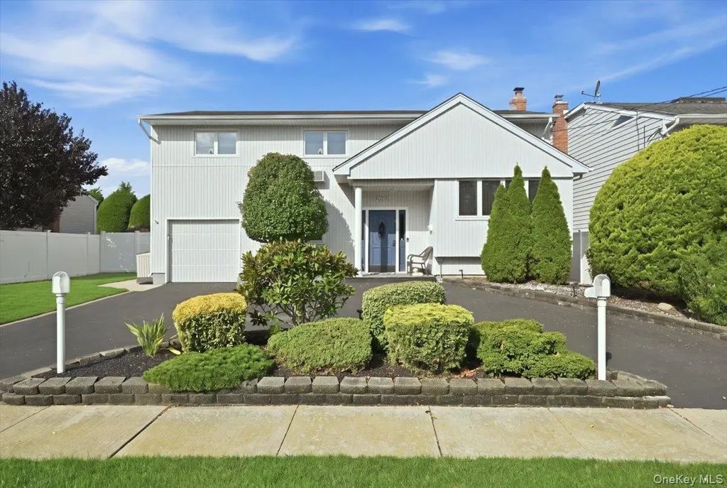 2872 Bayview Avenue, Wantagh