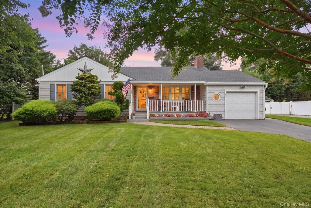 2 Baltic Place, Amity Harbor