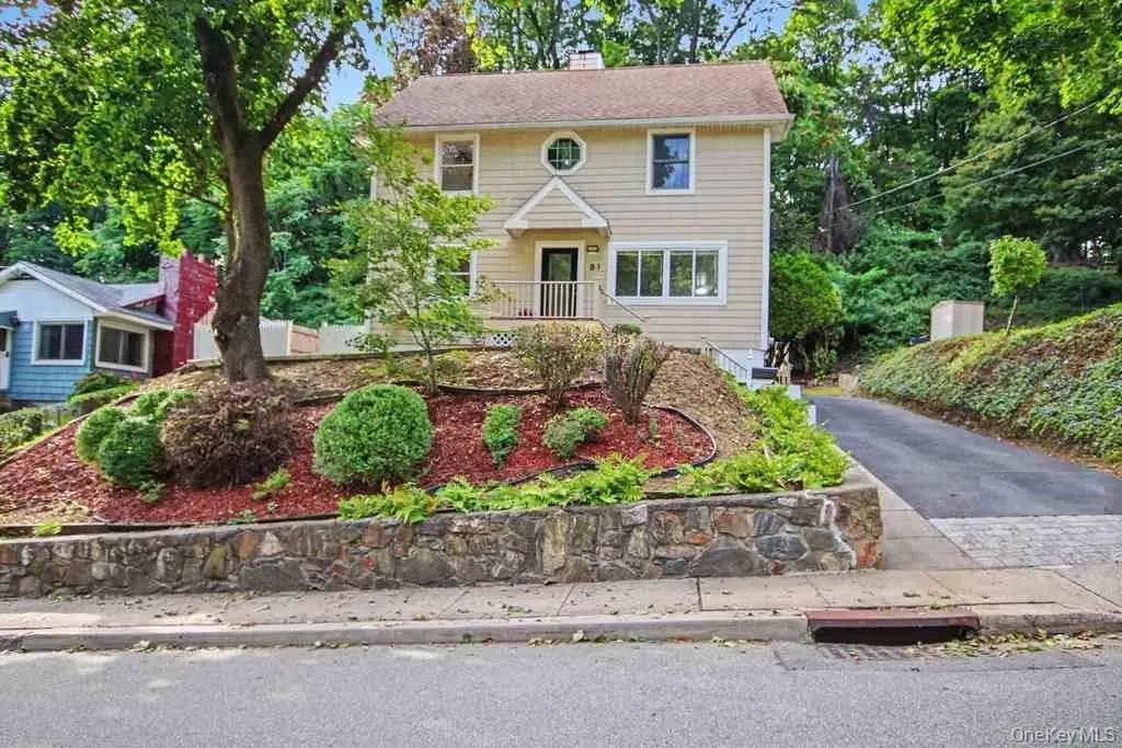 81 Snowden Avenue, Ossining