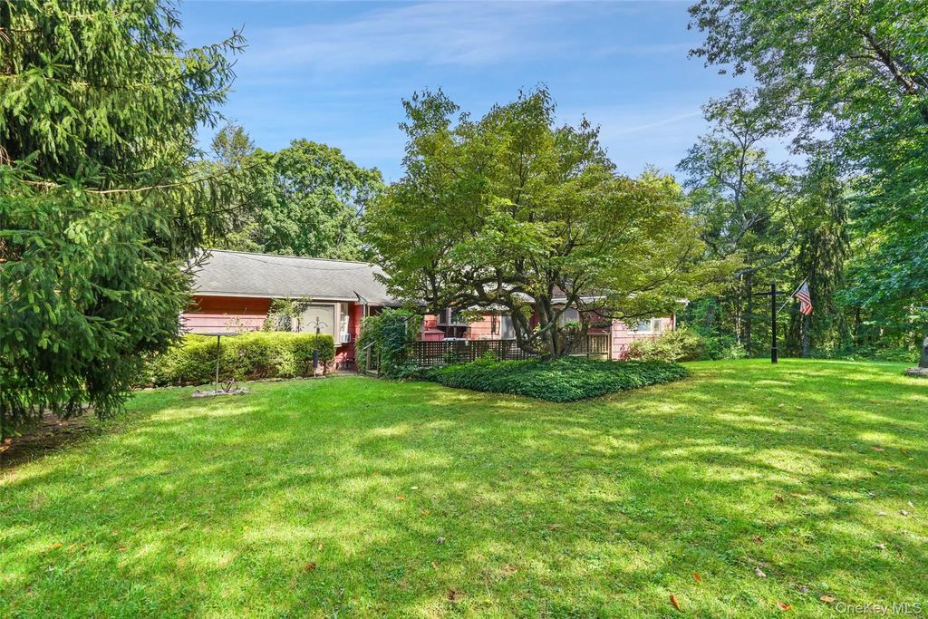 28 S Bedford Road, Pound Ridge
