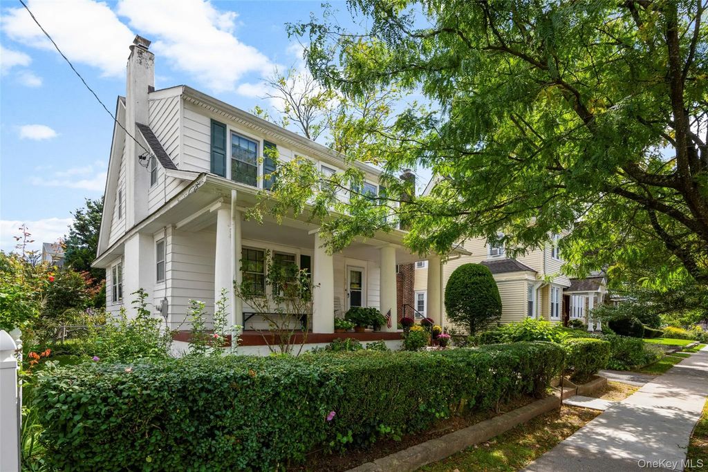 18 Second Avenue, Pelham