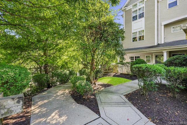 111 Highridge Court, Peekskill
