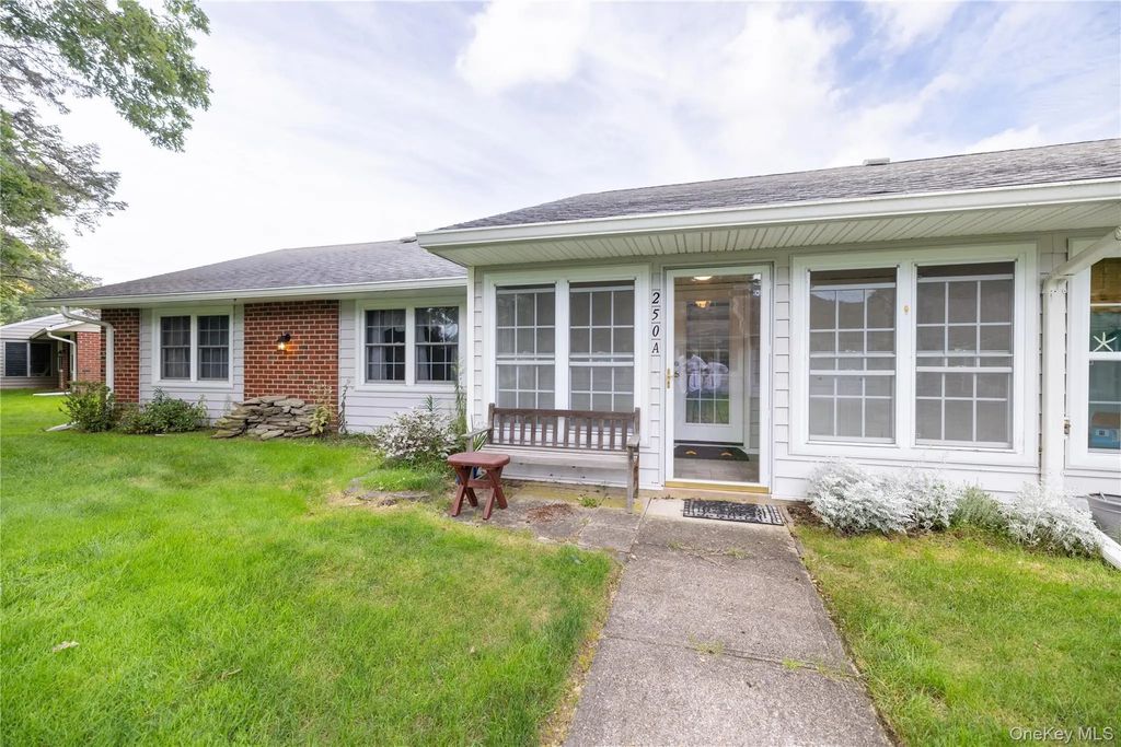 250a Newcastle Court, Ridge