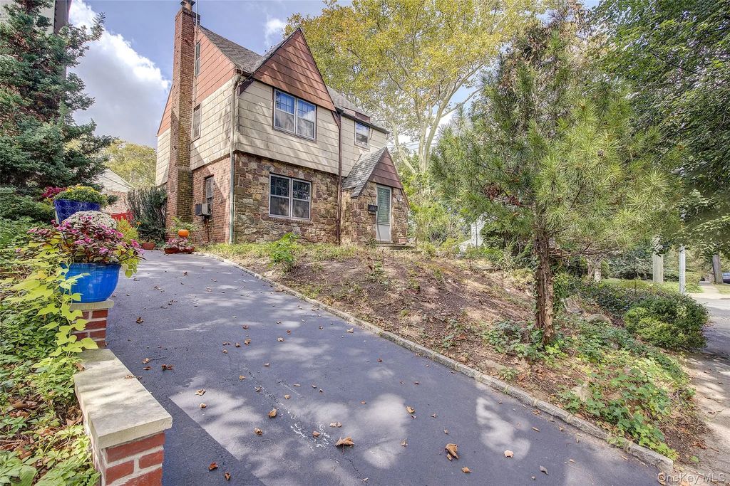 50-02 245th Street, Douglaston