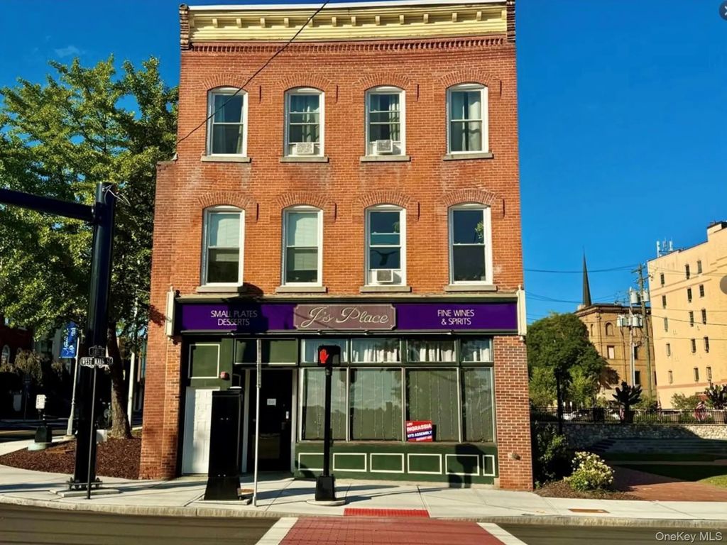 39 W Main Street, Middletown