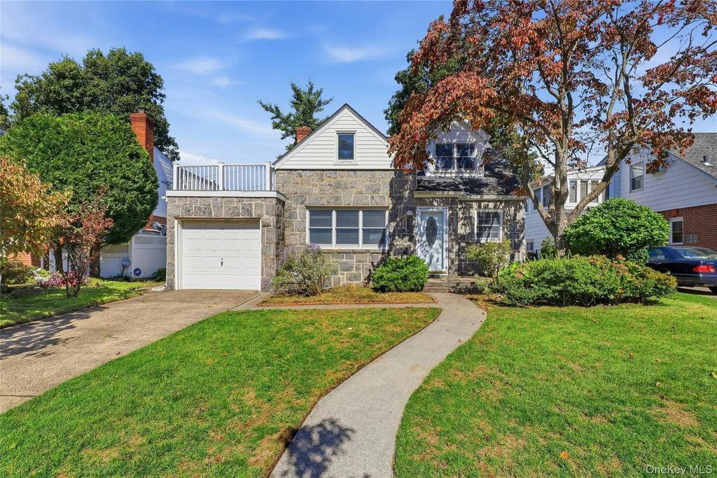 41 Oak Drive, New Hyde Park