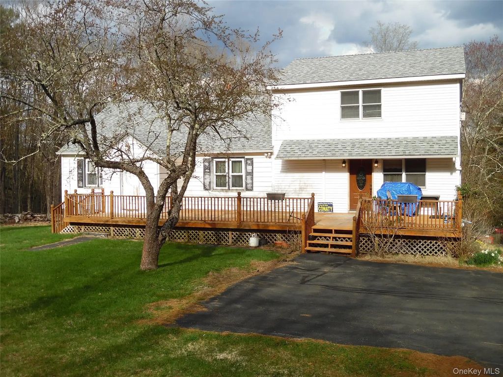 176 Post Hill Road, Mountain Dale