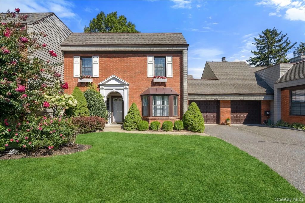 174 Anchor Lane, Bay Shore