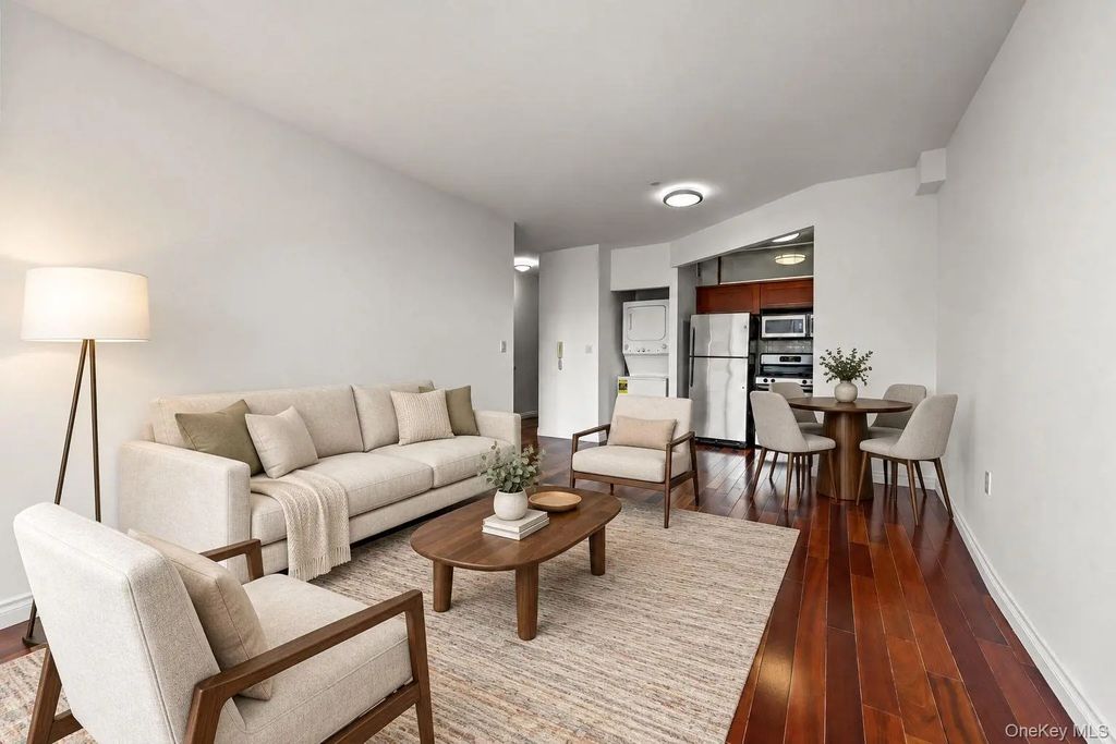 30-85 Vernon Boulevard # 6e, Astoria