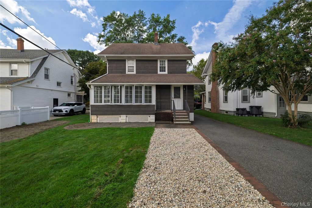 65 Lenox Avenue, Lynbrook