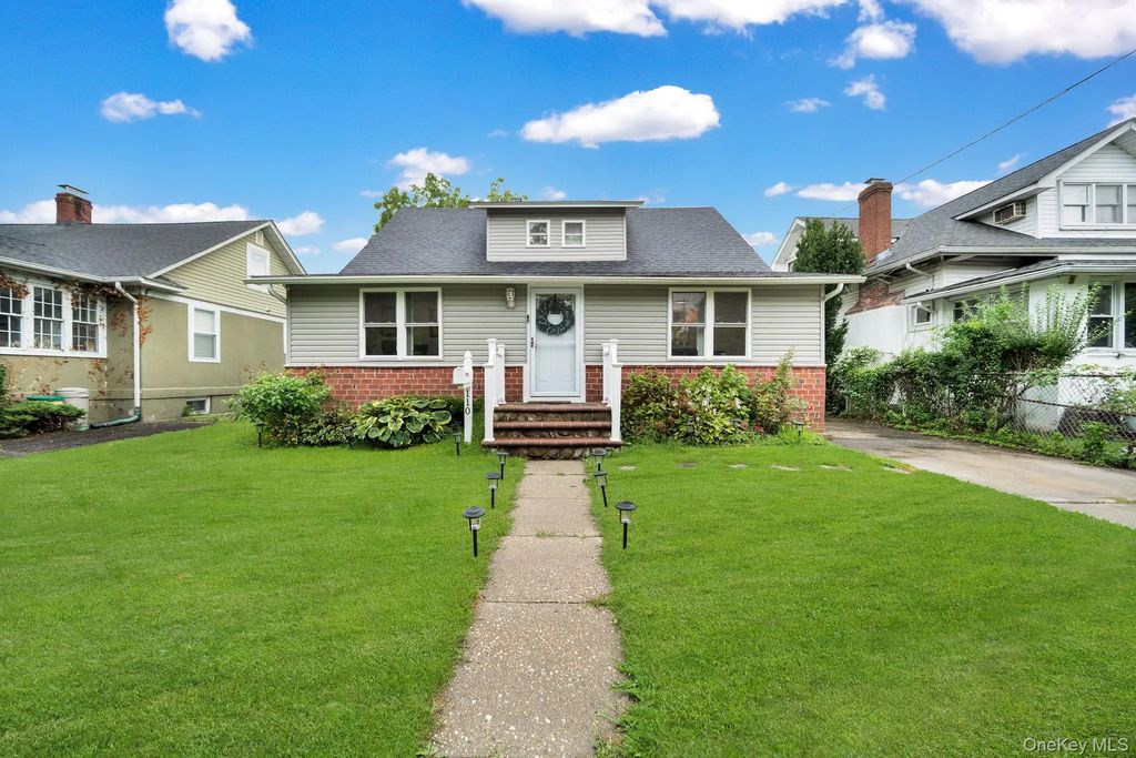 110 N Park Avenue, Bay Shore