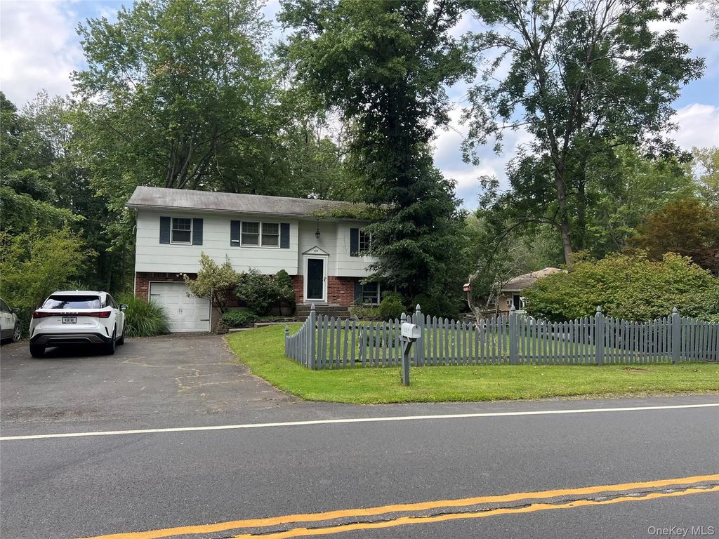 594 Route 340, Sparkill