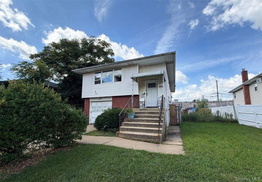1008 Ditmas Avenue, Uniondale