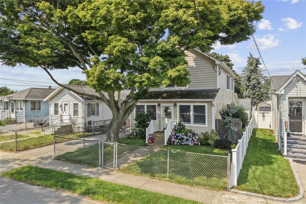 81 Wilson Avenue, Amityville