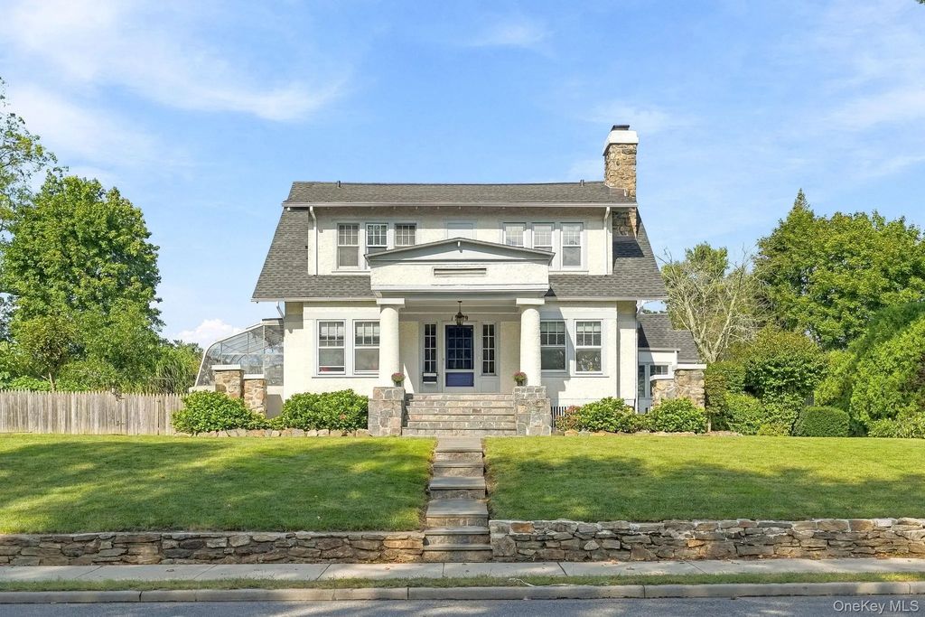 1239 Post Road, Scarsdale