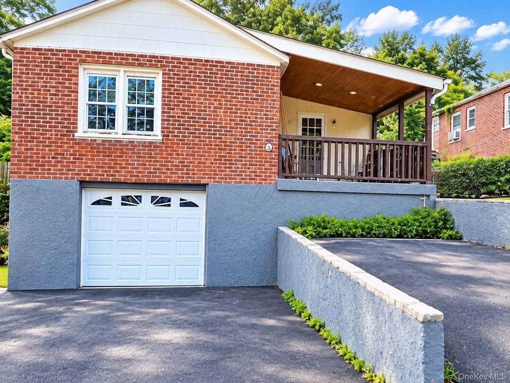 11 Phyllis Drive, Ellenville