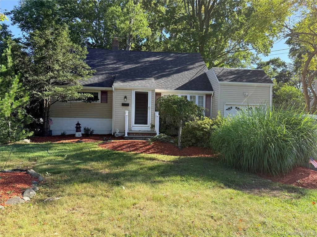 330 Holt Drive, Pearl River