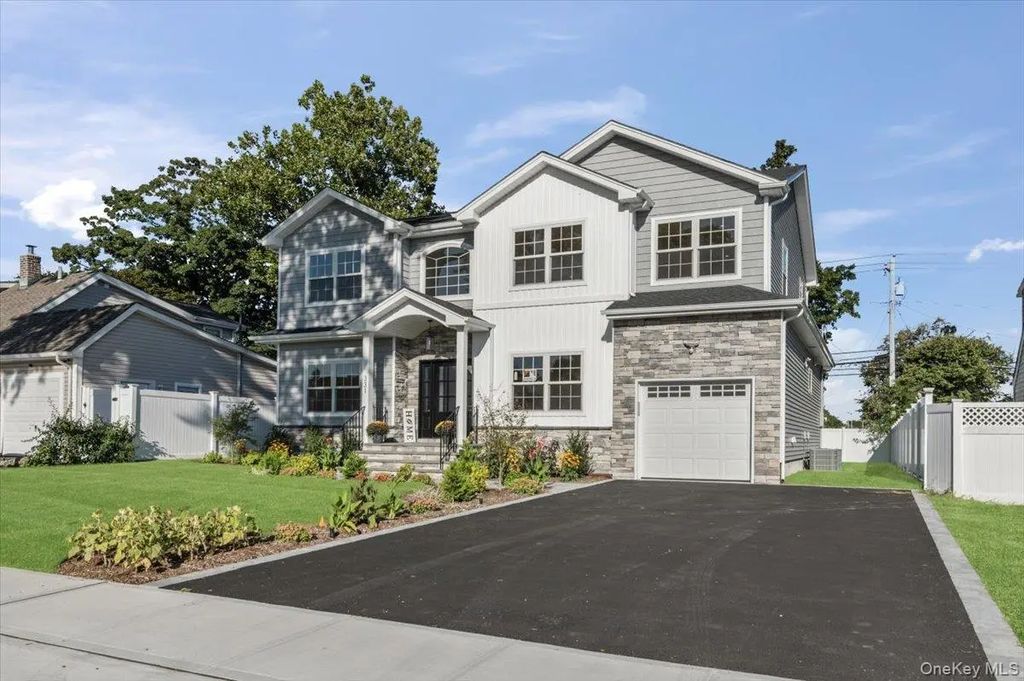 331 Orchid Road, Levittown