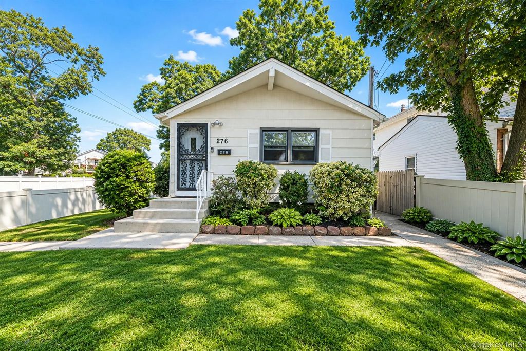 276 Deauville Boulevard, Copiague