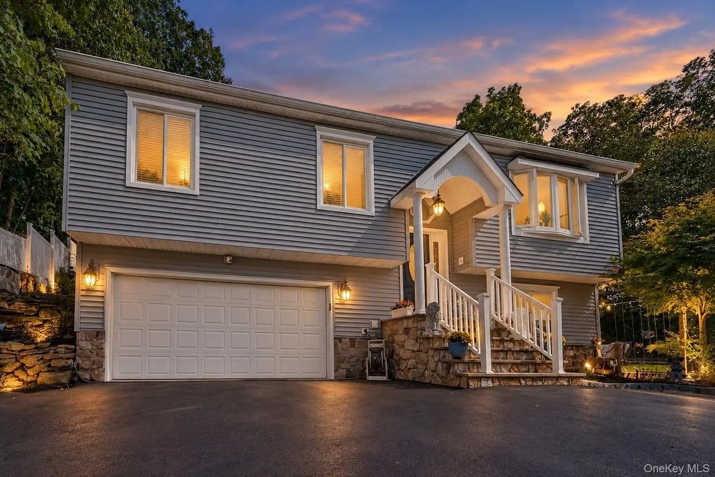 16 Birch Drive, Mahopac