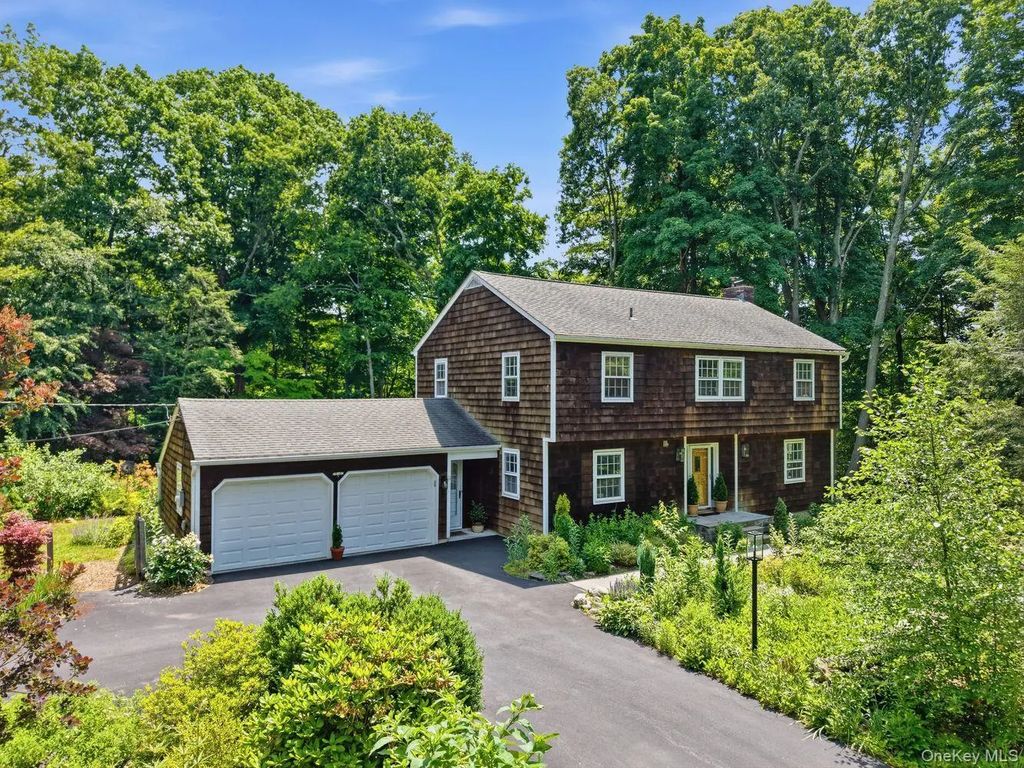 9 Cross Pond Road, South Salem