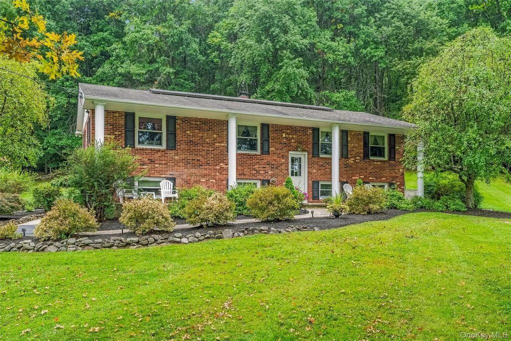 91 Tuthill Road, Blooming Grove
