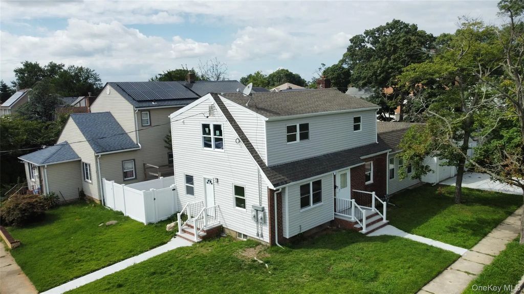 142 Green Street, Valley Stream