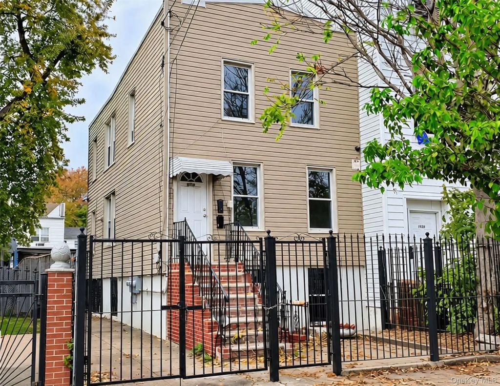212 Bradford Street, Brooklyn
