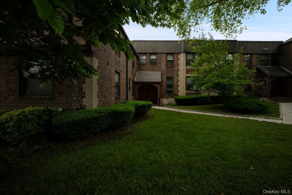 7607 Ditmars Boulevard # 1c, East Elmhurst