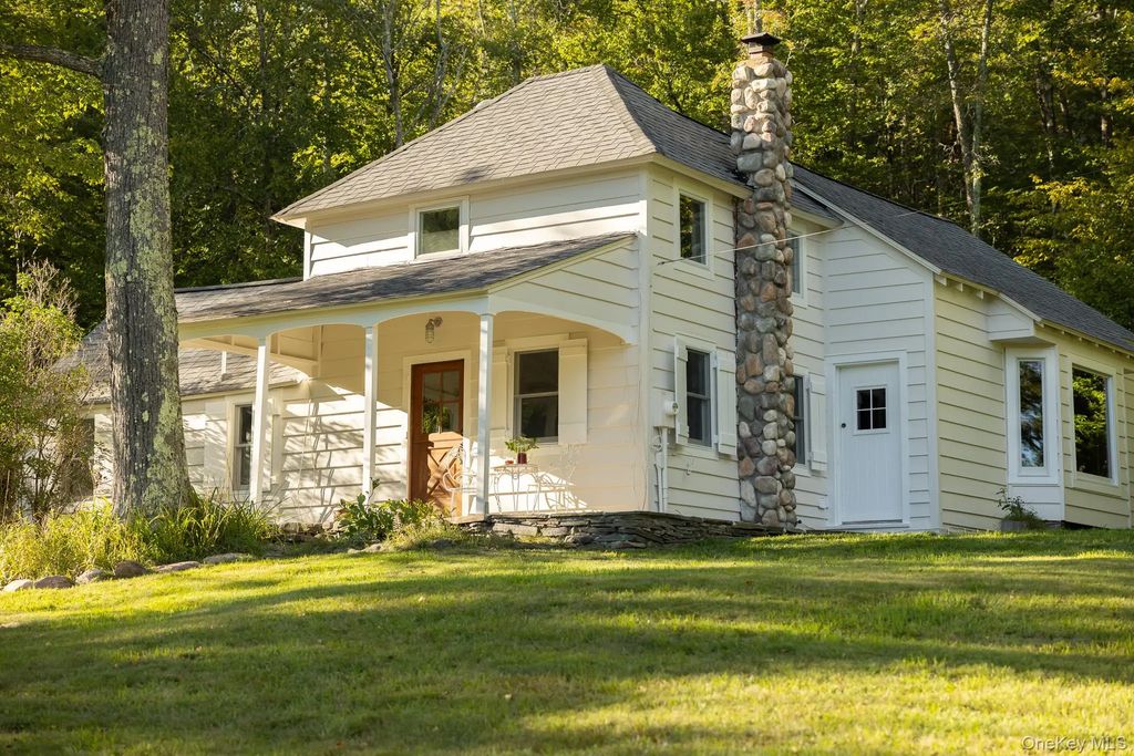 371 Grooville Road, Livingston Manor