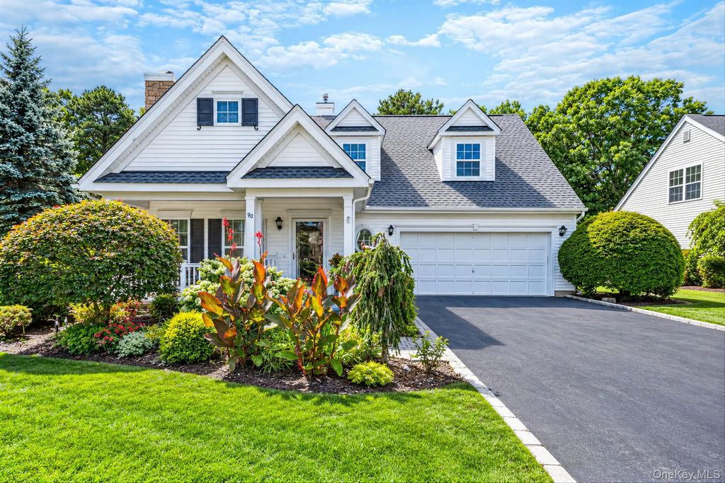 90 Golden Spruce Drive, Calverton