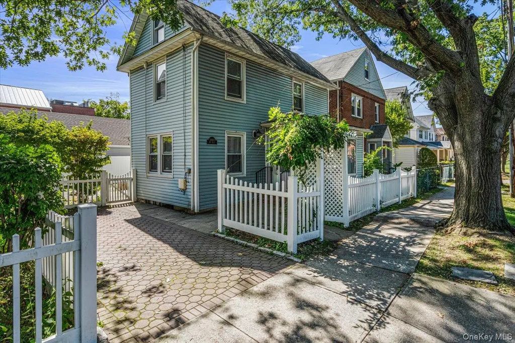 209-72 45th Drive, Bayside